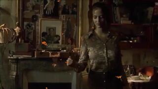 Porn Star Eva Green snowed under