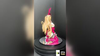 Figure Native - Caroline Yuri