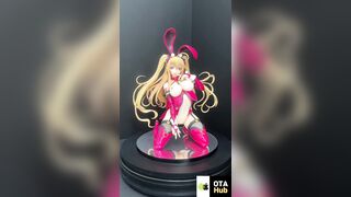 Figure Native - Caroline Yuri