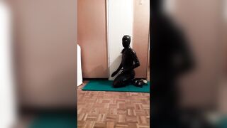 Transgirl with 3 Breathplay masks jerks off in Full Latex Suit