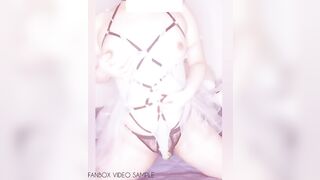 Waist swing nipple orgasm masturbation for the first time in 3 days